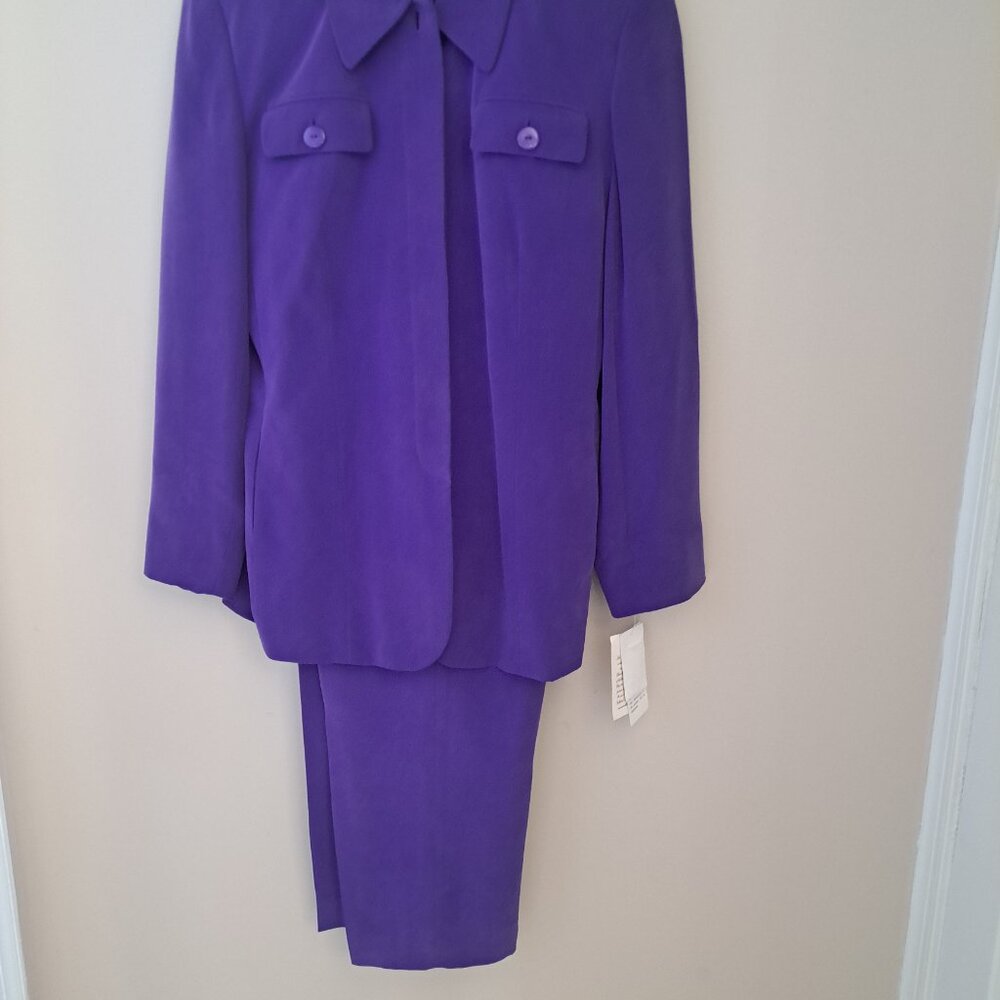 Womans pant suit